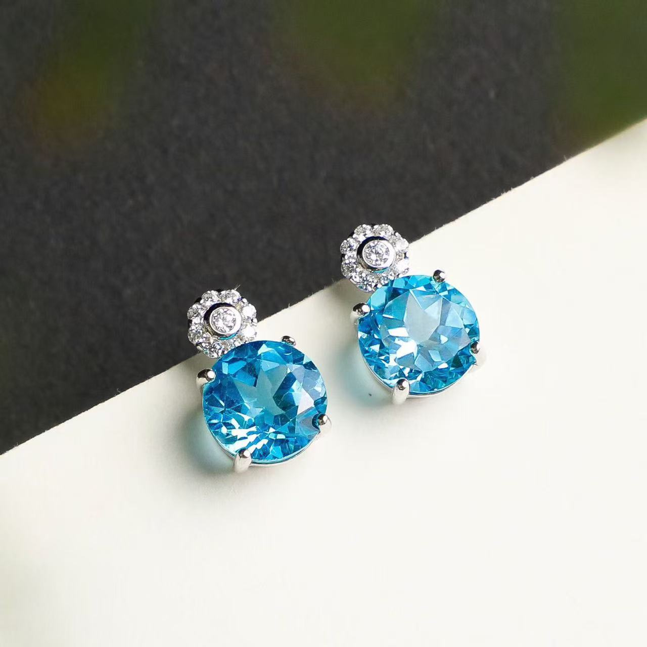 Natural Swiss Blue Topaz Stud Earrings in 925 Sterling Silver – Round Blue Gemstone Earrings