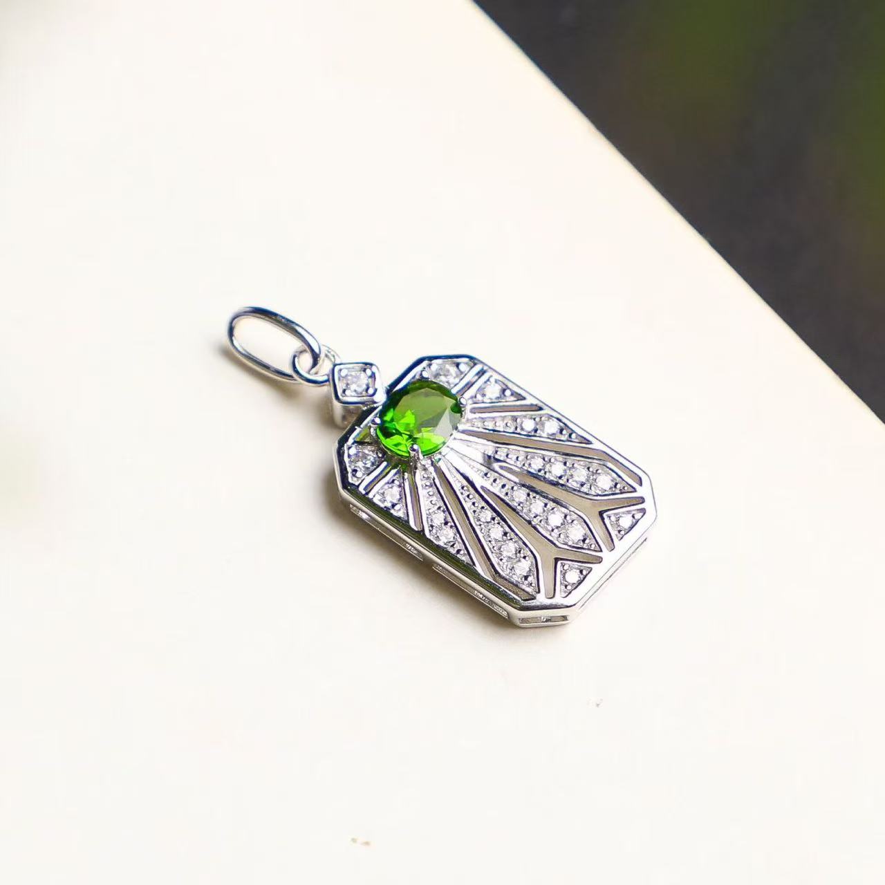 Natural Russian Chrome Diopside Rectangular Pendant Necklace in S925 Sterling Silver – 0.55ct Green Gemstone Pendant