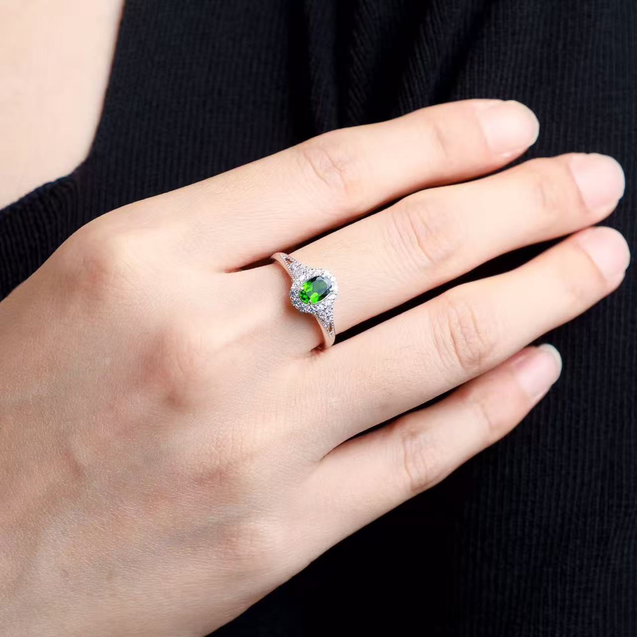 Natural Russian Chrome Diopside Halo Ring in S925 Sterling Silver – Green Gemstone Ring